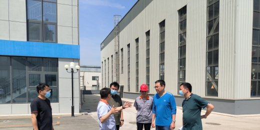 青岛西海岸交通商务区工委书记管绍波到阿伐流体控制有限公司检查指导工作